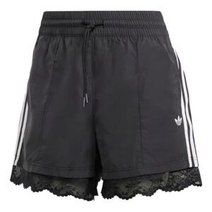 NWOT - Adidas lace-trimmed shorts - size M